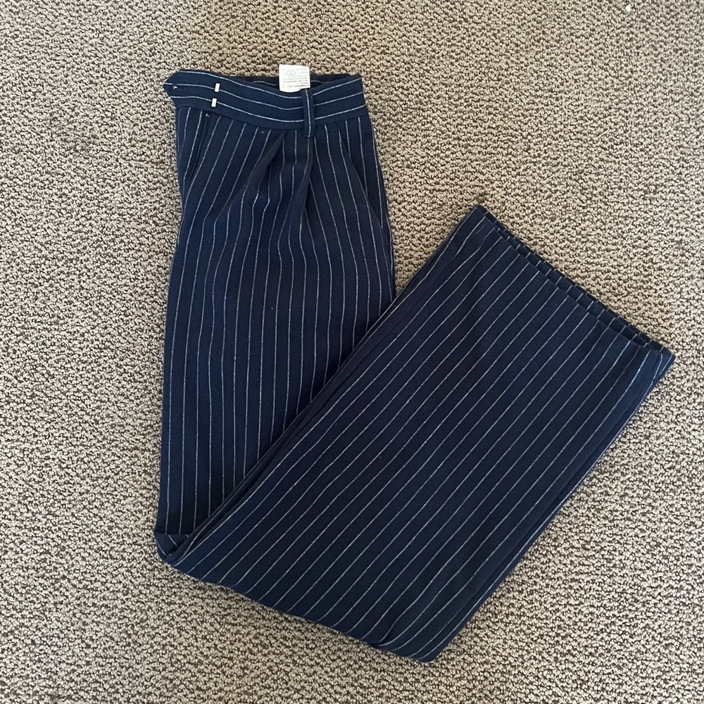 Abercrombie high rise pants - Picture 3 of 6